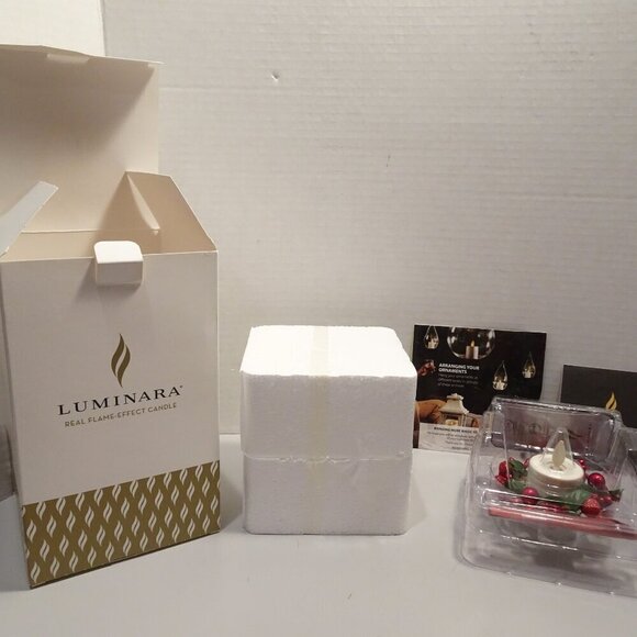 Luminara Christmas Red Berry Real Flame Effect Candle Glass Ornament  w/Remote - Picture 1 of 7